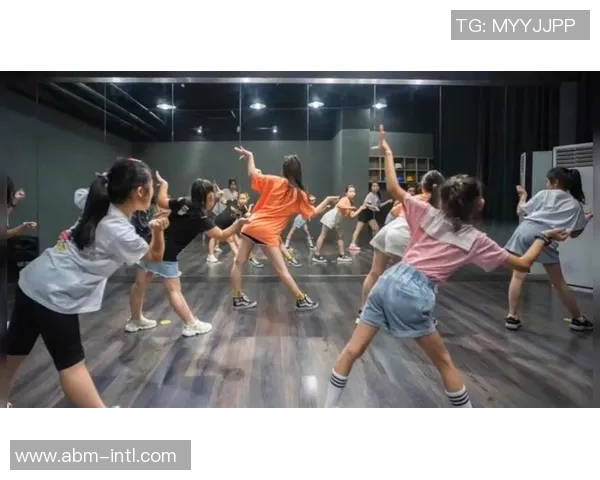 街舞新手必看：全面入门技巧与配合训练指南助你快速提升舞技